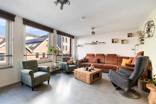 Te koop: Wonen met licht, lucht en ruimte op een unieke en gewilde locatie aan de Maas op het Eiland van Feijenoord.